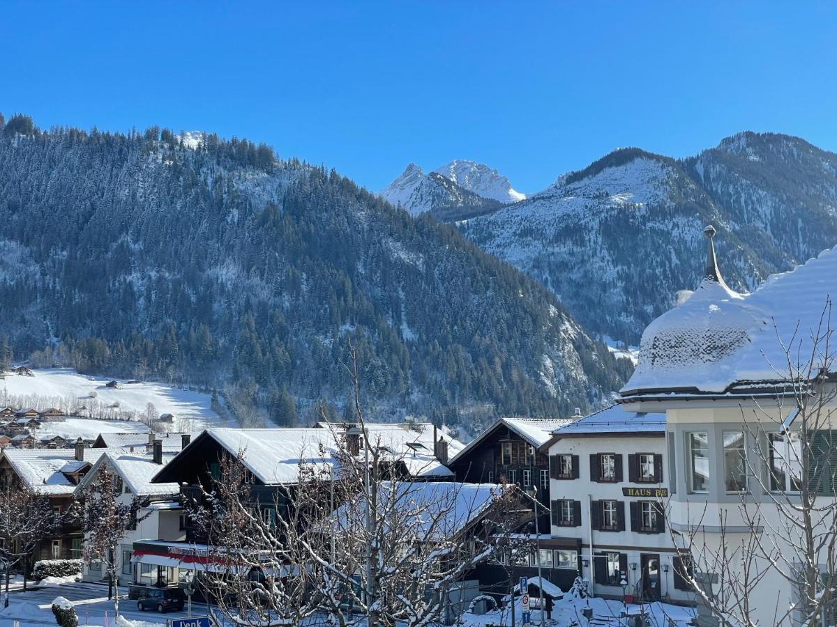 Dinh Residence Zweisimmen Exteriör bild