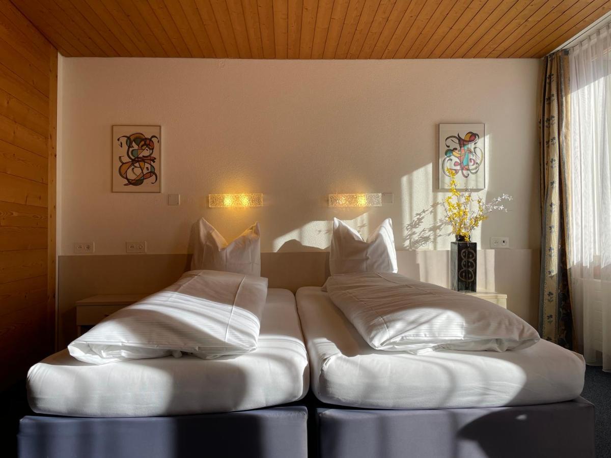 Dinh Residence Zweisimmen Exteriör bild