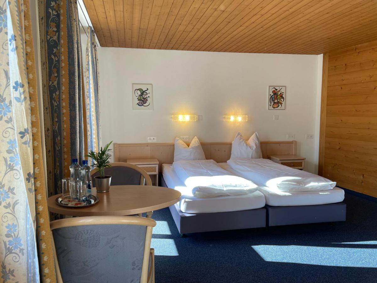 Dinh Residence Zweisimmen Exteriör bild