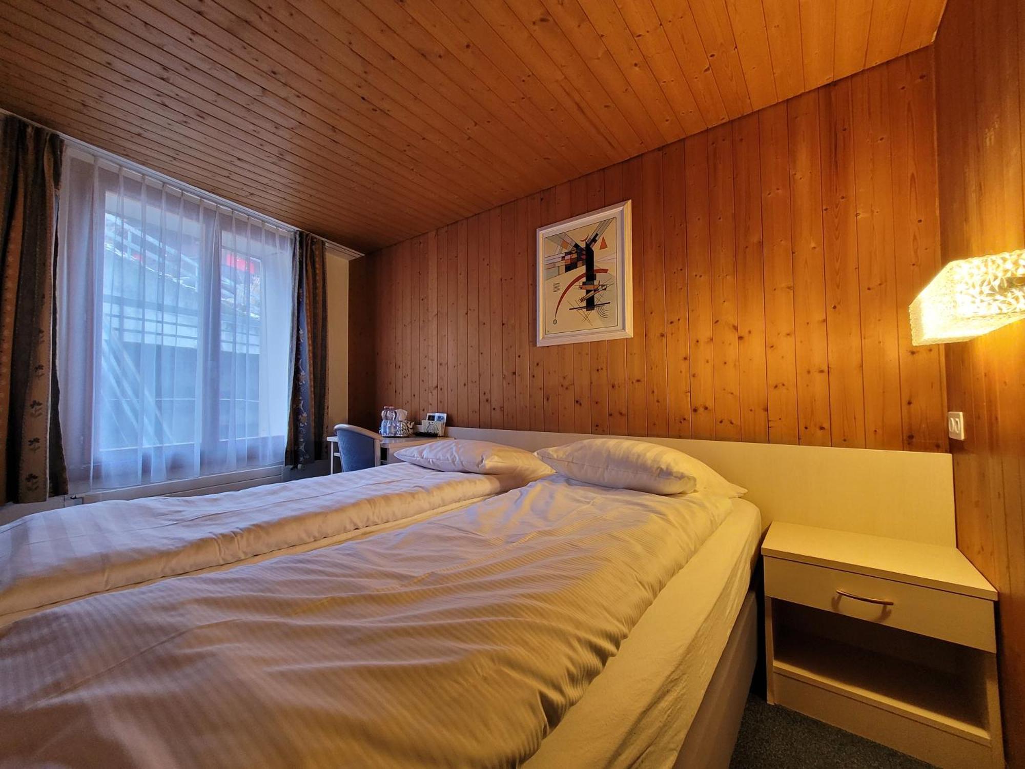 Dinh Residence Zweisimmen Exteriör bild
