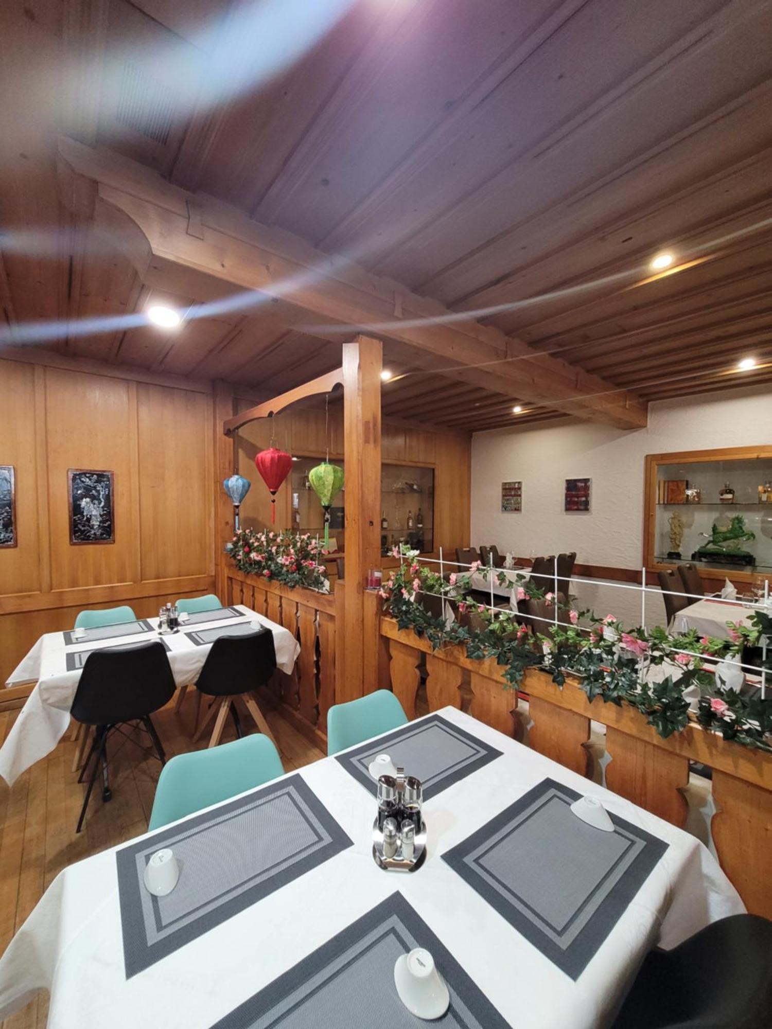 Dinh Residence Zweisimmen Exteriör bild