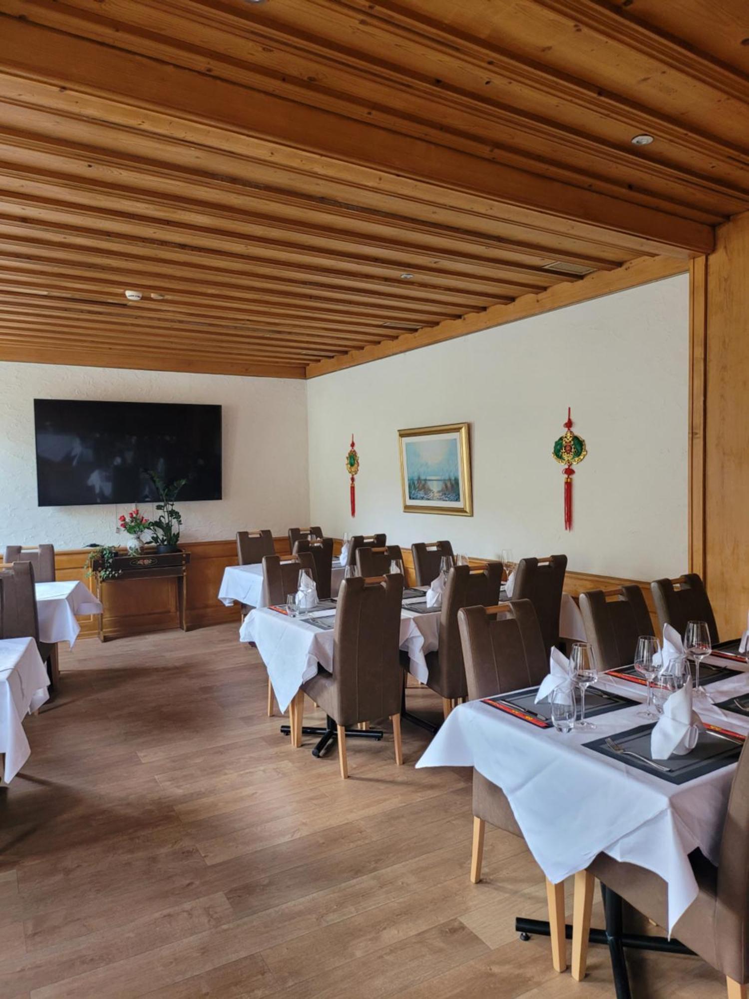 Dinh Residence Zweisimmen Exteriör bild